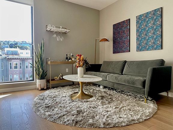 2nd image of 2448 Lombard St #403