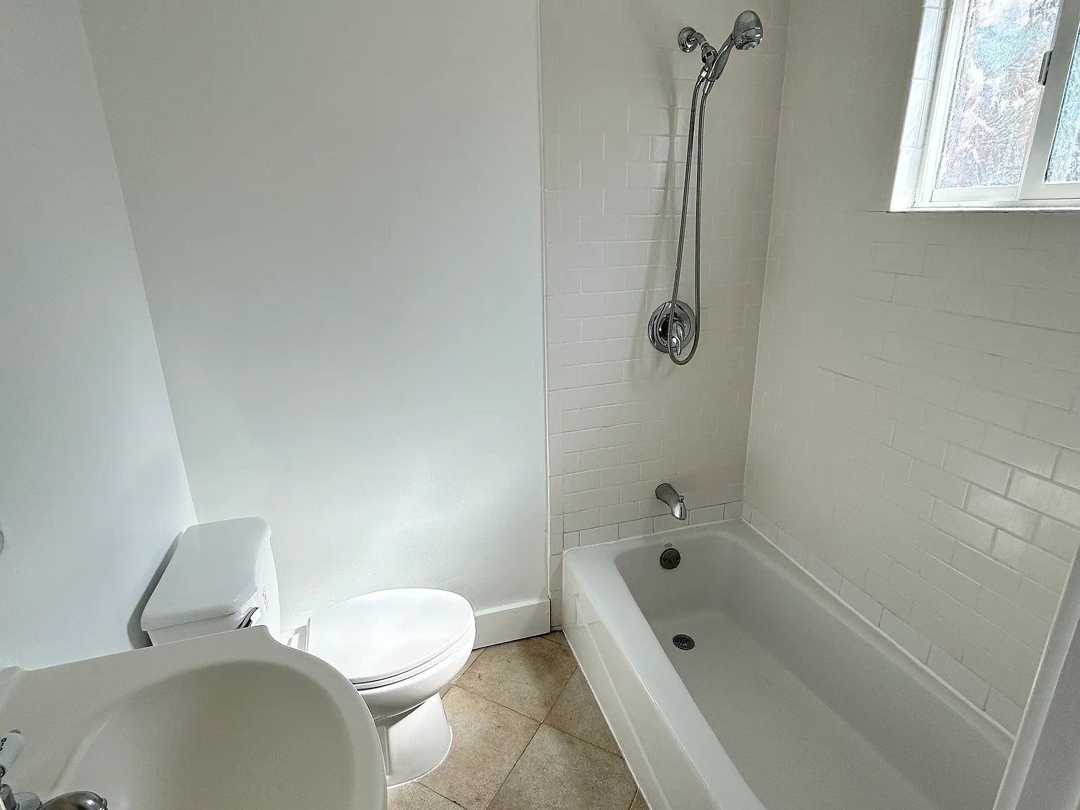 1 bed, 600 sqft, $1,990 — Photo 4