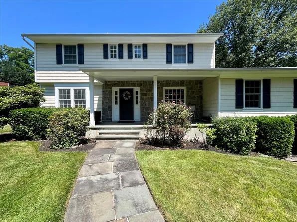 17 Bittersweet Lane, Glen Cove, NY 11542
