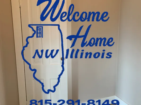 120 S Cherry Ave, Freeport, IL 61032