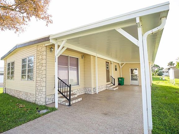 2nd image of 1009 Waterway Dr