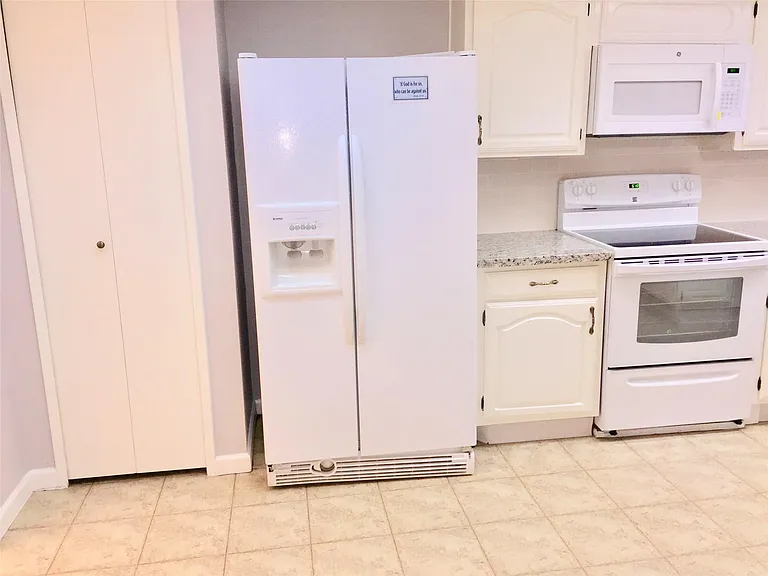7334 La Granada Dr — Photo 10