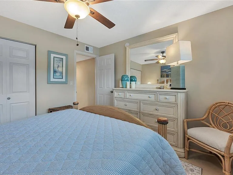 4200 Belair Ln #105 — Photo 15