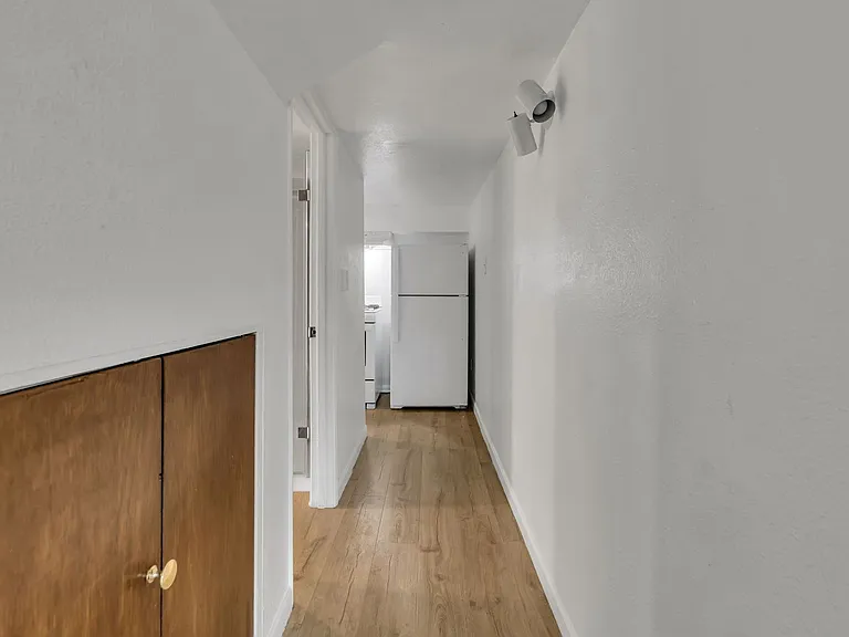 1833 S 116th St — Photo 9