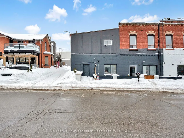 66 Dunlop St W — Photo 1