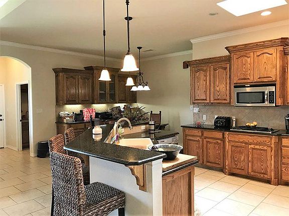 5th image of 5311 Hilltop Dr