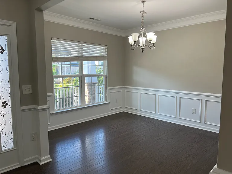 525 Parlier Dr — Photo 6