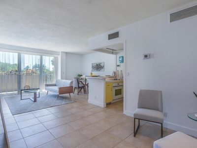 880 NE 69th St APT 1E, Miami, FL, 33138