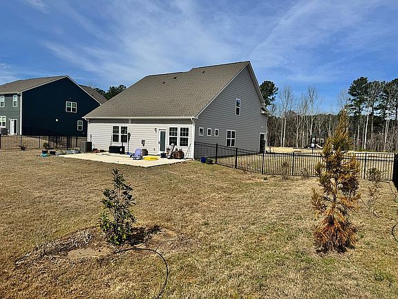 5th image of 234 Hamptons Cove Rd