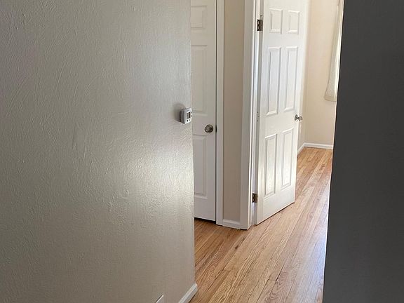 5th image of 4025 Moorhead Ave