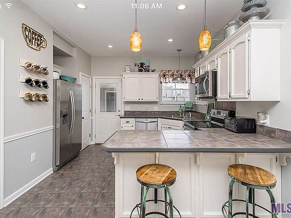 2nd image of 14340 Whispering Oaks Dr