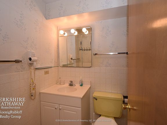 5th image of 9255 N Maryland St
