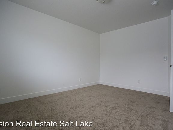 4th image of 854 W Bataan Ln