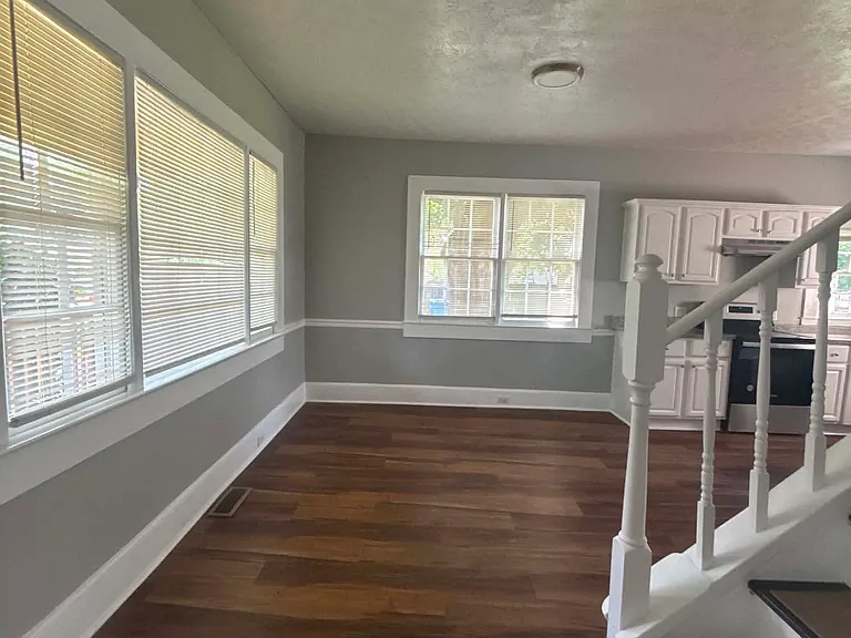 920 Lamore St — Photo 5