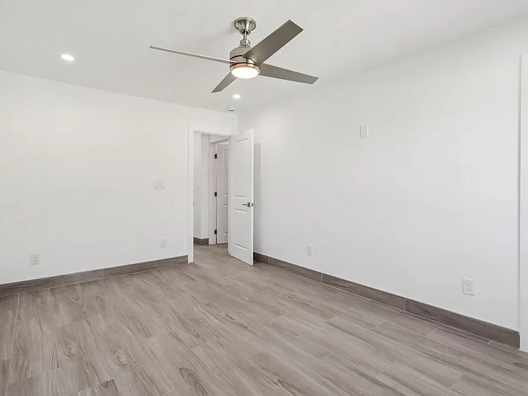 738 S Orange Ave — Photo 17