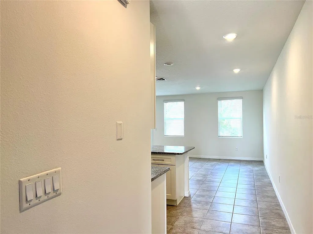 3 bed, 2.5 bath, 1566 sqft, $2,295 — Photo 2