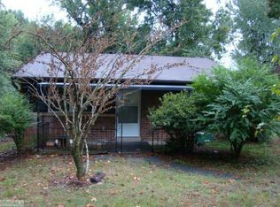 1308 Cartwright Dr, Greensboro, NC 27406