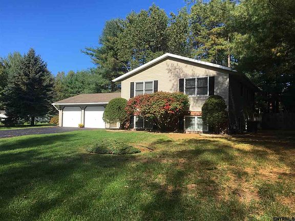 3rd image of 11 Wings Falls Ct