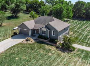 17413 Tower Rd, Basehor, KS 66007