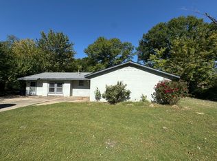 1005 SE 10th St, Muldrow, OK 74948