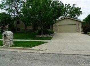 4413 S Hypointe Cir, Sioux Falls, SD 57105