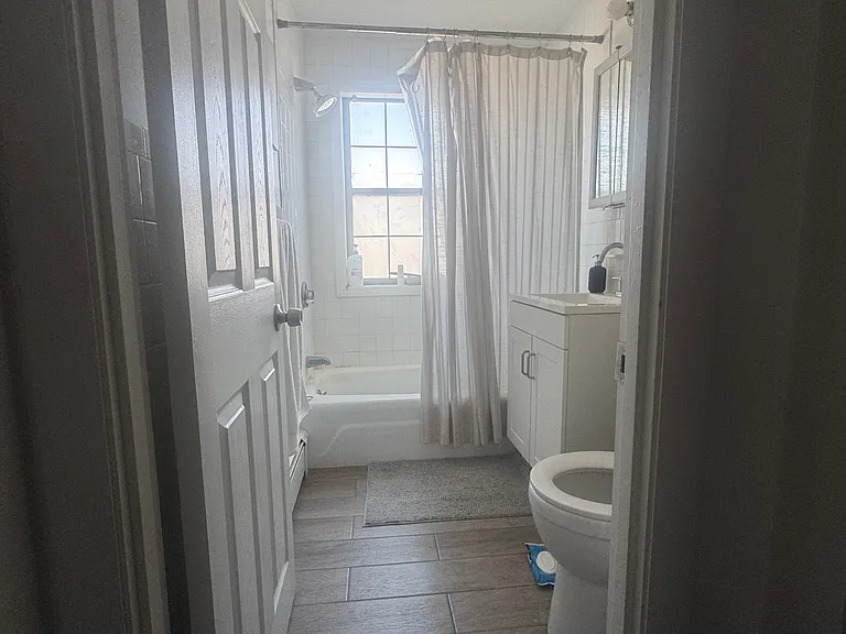 21 Walnut St #5 — Photo 3