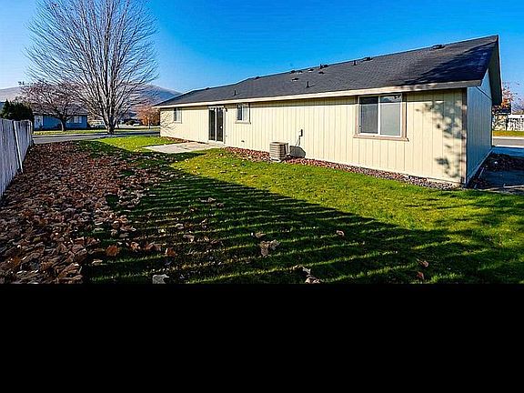 4th image of 3142 Primrose St