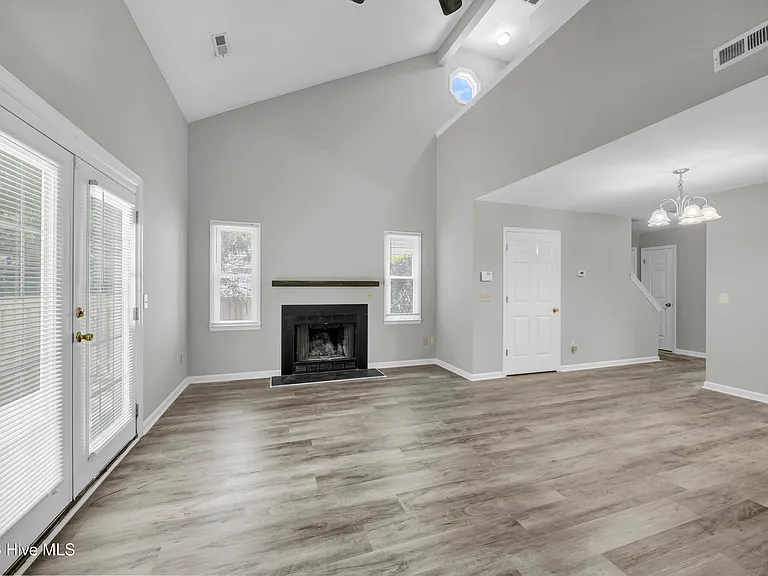 136 Lullwater Dr #A — Photo 10