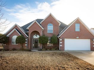 2105 SW Chinquapin Ave, Bentonville, AR 72713