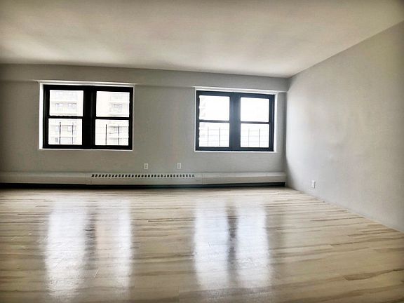 5th image of 111 Wadsworth Ave APT 25G