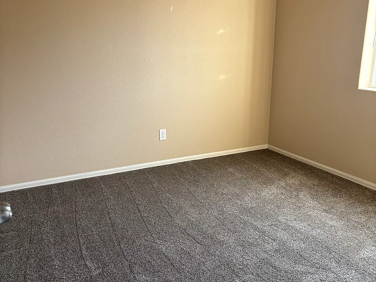 923 Silverqueen Rd — Photo 10