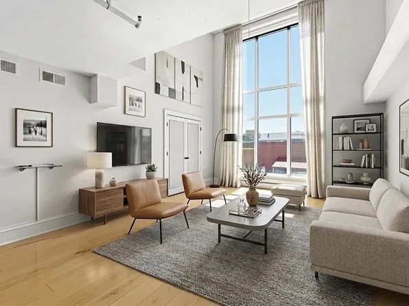 25 Channel Center St Unit 210, Boston, MA 02210