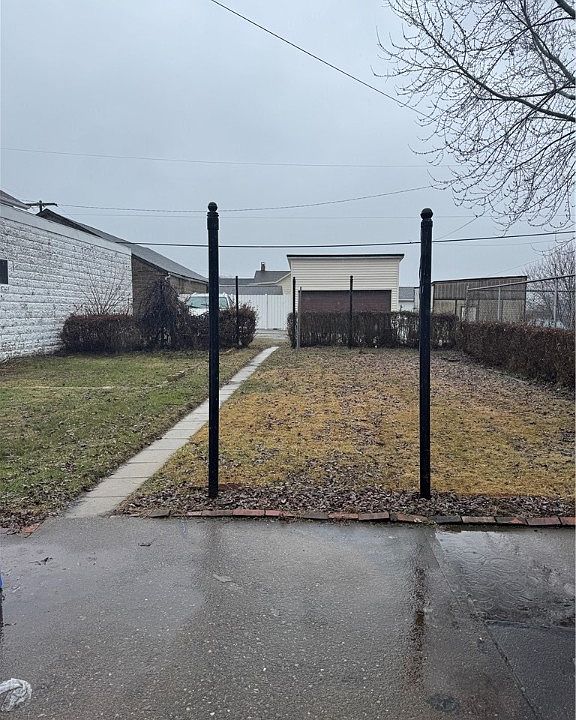 2nd image of 131 N Hamilton Ave
