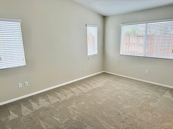 5th image of 1833 Iceberg Ln