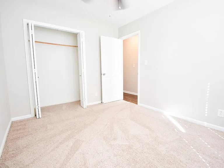 411 Northwoods Dr — Photo 13