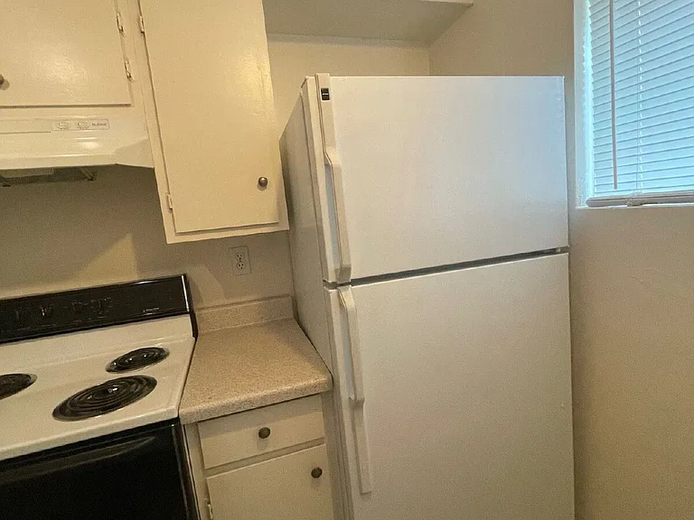 1911 Kincaid St #4 — Photo 4