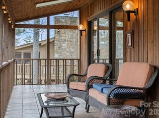 301 N Scarlet Oak Ln, Hendersonville, NC 28791