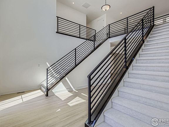 3rd image of 3136 Westcliff Dr