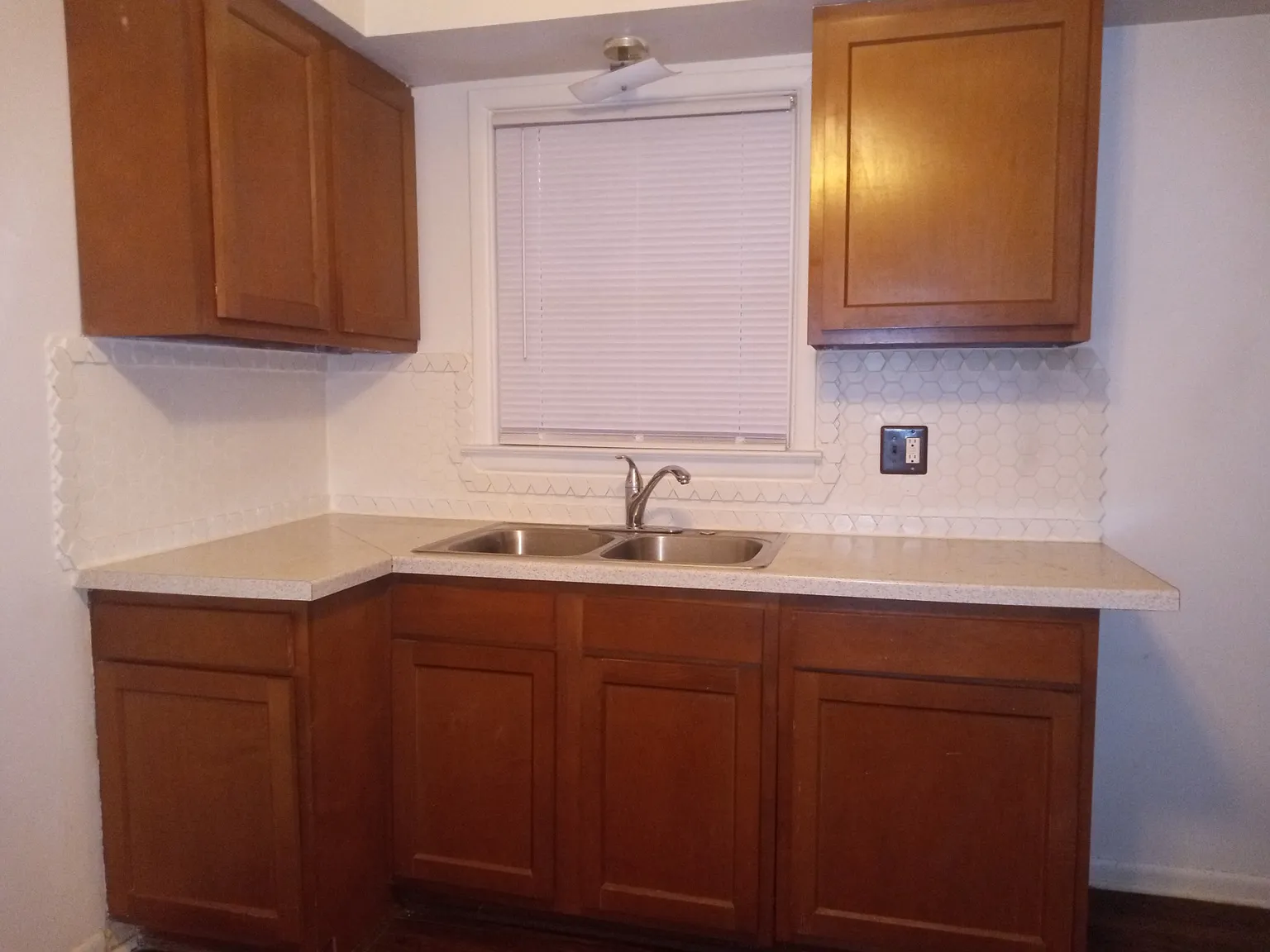 3 bed, 939 sqft, $1,600 — Photo 4