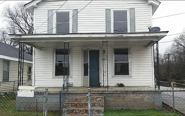 223 Lawson Ave — Photo 1