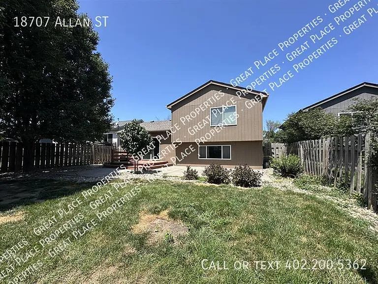18707 Allan St — Photo 10