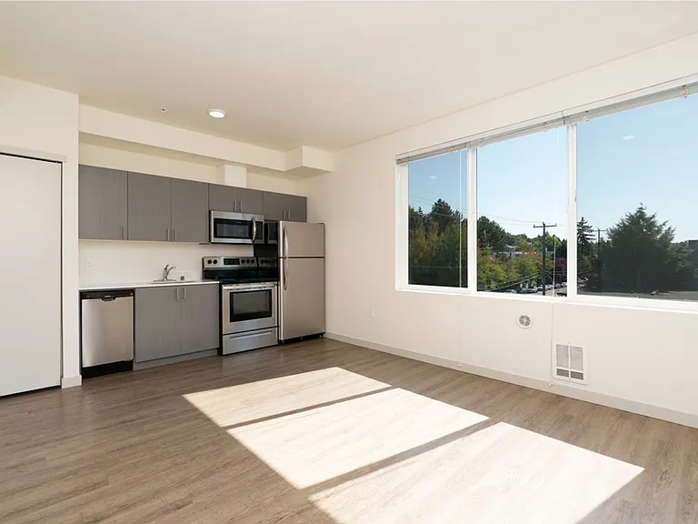 4801 Fauntleroy Apartments — Photo 39