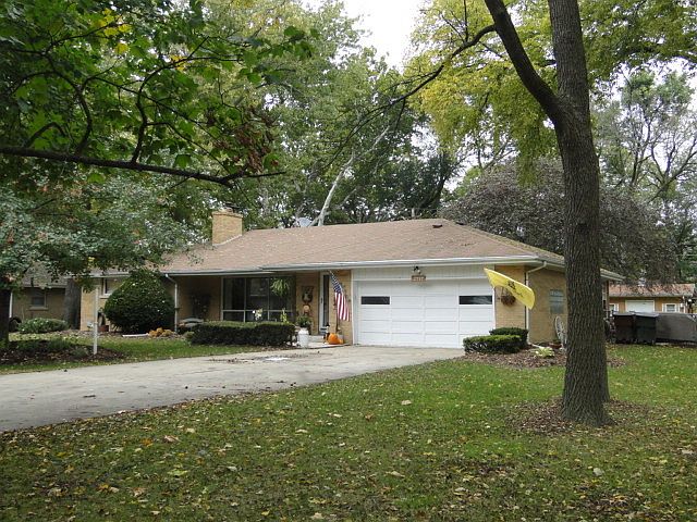 1st image of 2717 E Riverview Dr