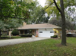 2717 E Riverview Dr, Kankakee, IL 60901