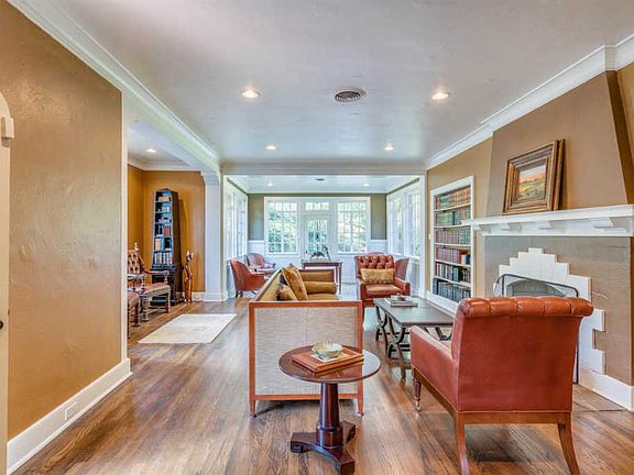 4th image of 5201 Shady Oaks Ln