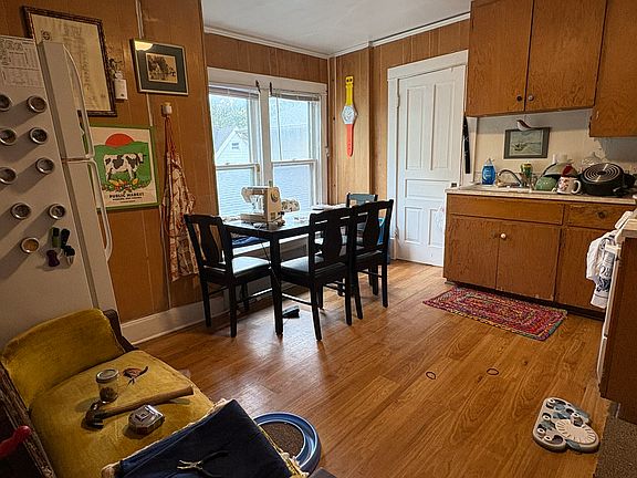 3rd image of 507 N Linn St APT 11
