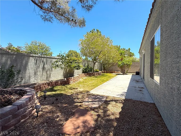 9824 Garamound Ave — Photo 4