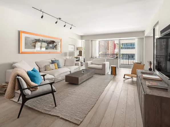 231 10th Avenue 5A image 1 of 14