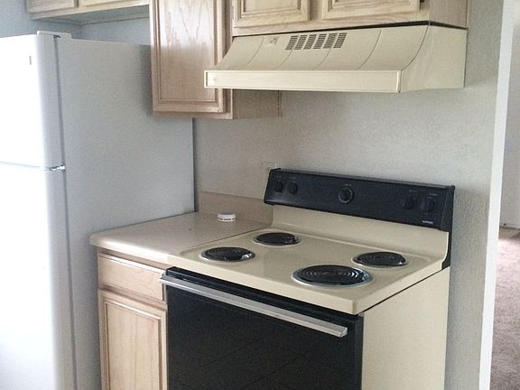 2nd image of 1802 Windward Dr APT D