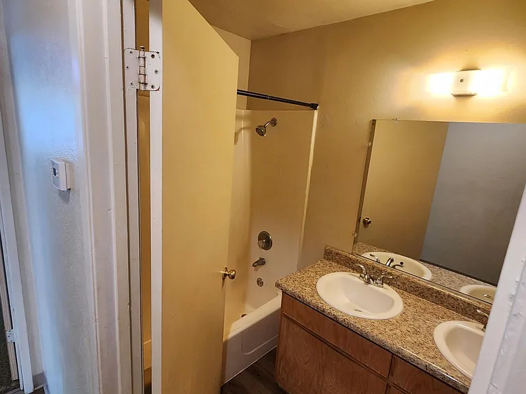 224 W 22nd St #1 — Photo 8